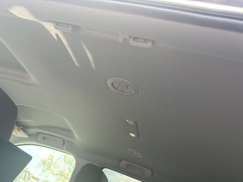 Used 2019 Chevrolet Tahoe LT w/ LT Signature Package image 11