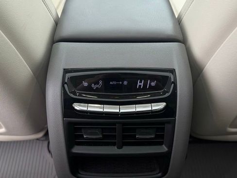 Used 2018 Cadillac XT5 Premium Luxury image 21