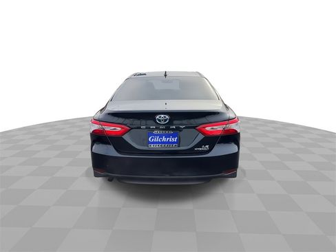 Used 2020 Toyota Camry LE image 7