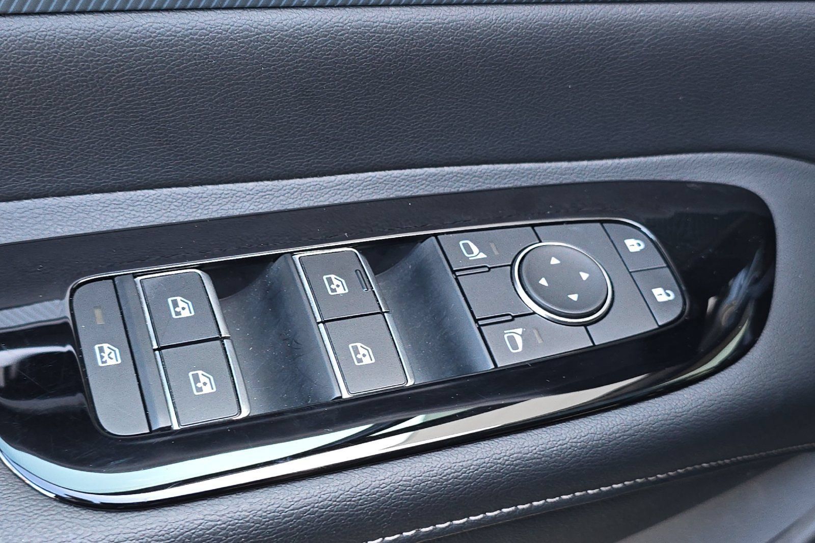 Used 2025 Nissan Murano SL AWD/4WD image 29