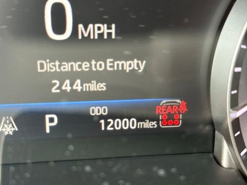 Certified 2025 Toyota Highlander XLE image 19