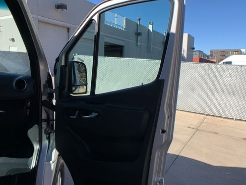 Used 2022 Mercedes-Benz Sprinter 2500 image 22