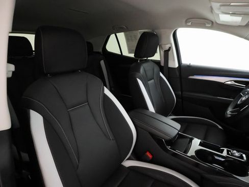 Certified 2025 Buick Envision Sport Touring image 25