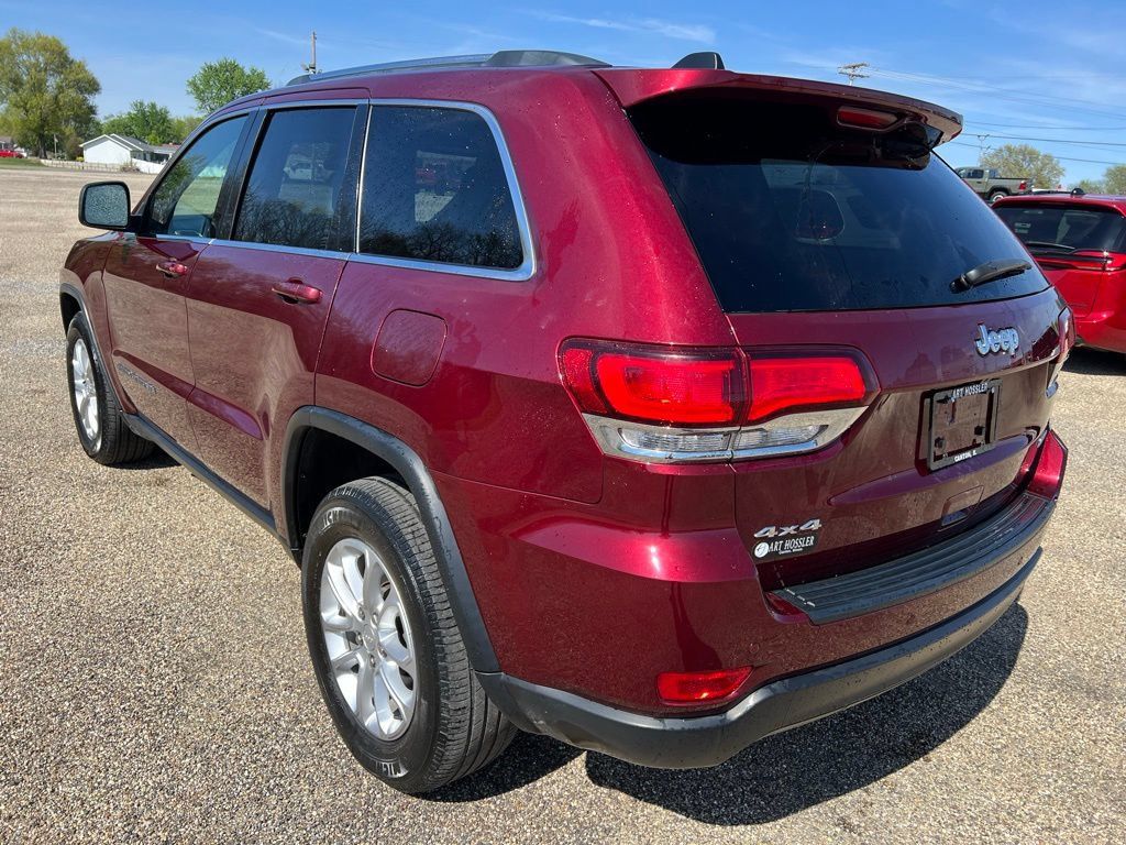 Used 2021 Jeep Grand Cherokee Laredo AWD/4WD image 3