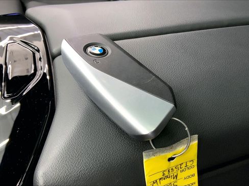 Used 2025 BMW i5 xDrive40 w/ M Sport Package AWD/4WD image 19