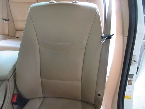 Used 2011 BMW 328i Wagon RWD image 13