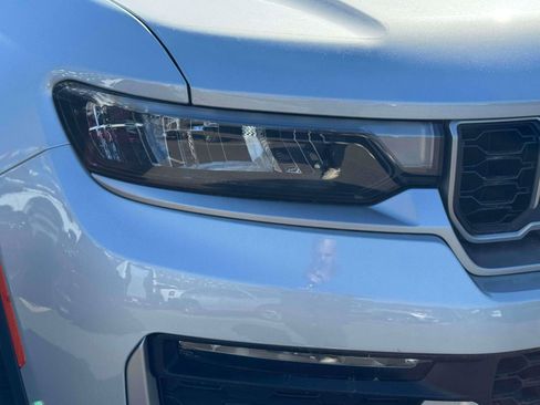 New 2026 Jeep Grand Cherokee Limited AWD/4WD image 7