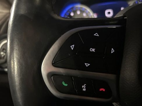 Used 2018 Chrysler Pacifica Touring-L Plus image 14