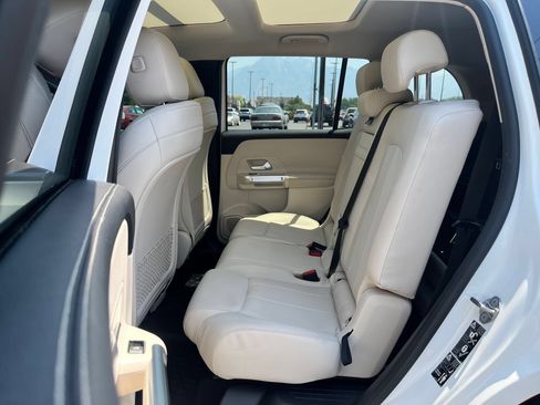 Used 2020 Mercedes-Benz GLB 250 4MATIC image 26