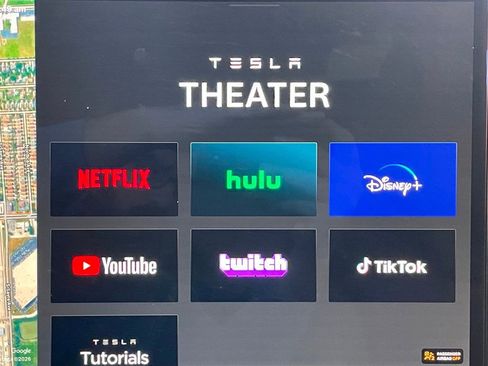 Used 2022 Tesla Model X image 41