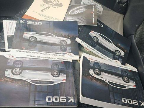 Used 2017 Kia K900 Premium RWD image 10