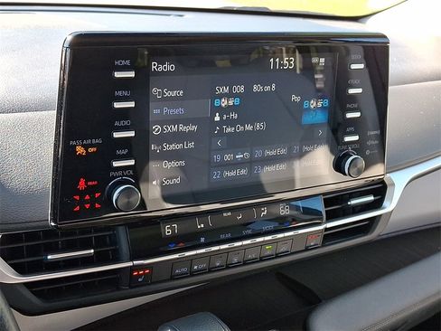 Certified 2024 Toyota Sienna XLE image 18