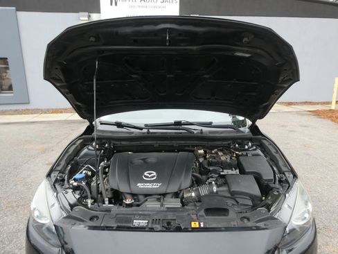 Used 2017 MAZDA MAZDA3 Sport image 33