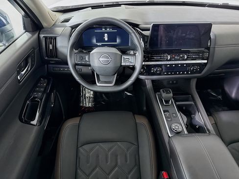 Certified 2026 Nissan Pathfinder Platinum w/ Lighting Package AWD/4WD image 3