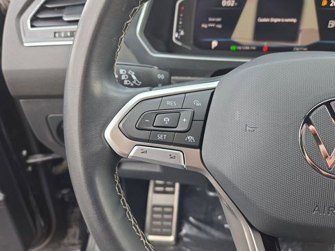 Used 2023 Volkswagen Tiguan SEL R-Line image 15