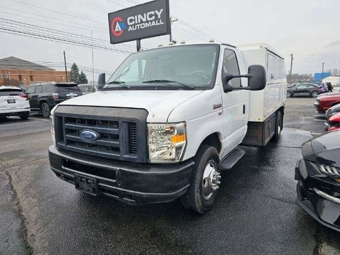Used 2012 Ford E-450 and Econoline 450 Super Duty RWD image 2