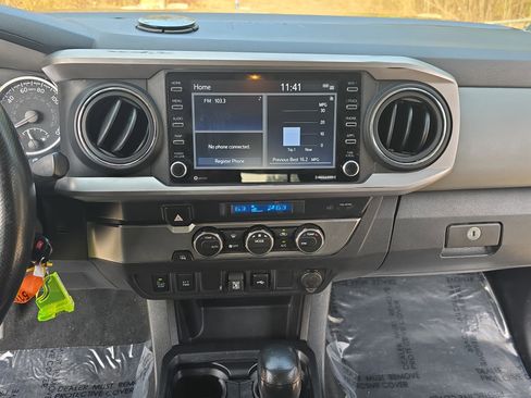 Used 2022 Toyota Tacoma SR5 image 19