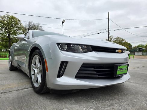 Used 2016 Chevrolet Camaro LT RWD image 4