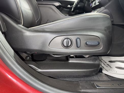 Used 2022 GMC Acadia Denali image 11