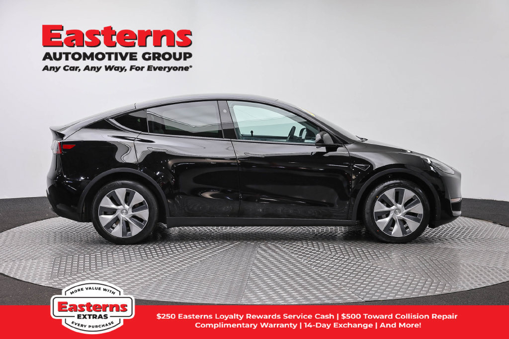 Used 2023 Tesla Model Y Long Range AWD/4WD image 5