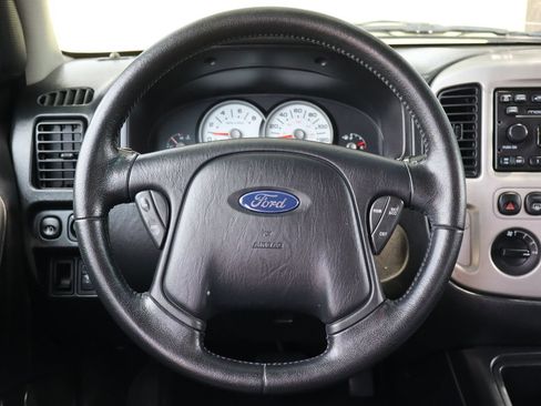 Used 2005 Ford Escape Limited AWD/4WD image 18