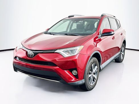 Used 2018 Toyota RAV4 XLE image 3