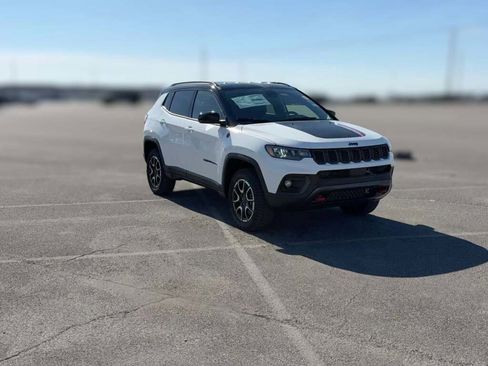 New 2026 Jeep Compass Trailhawk image 16