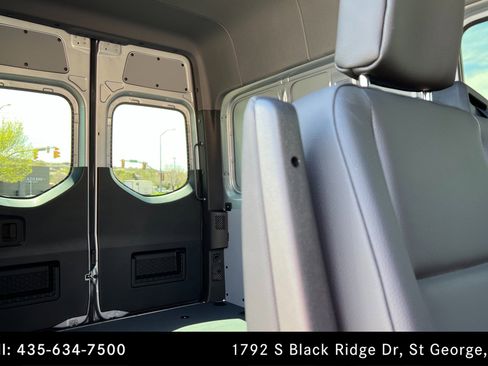 Used 2025 Mercedes-Benz Sprinter 2500 image 19