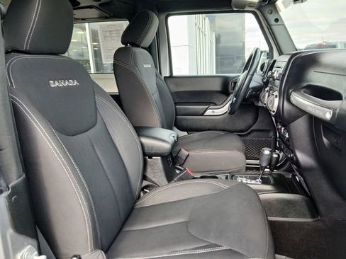 Used 2018 Jeep Wrangler Sahara w/ Connectivity Group image 14