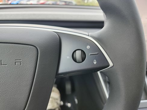 Used 2026 Tesla Model Y AWD image 34