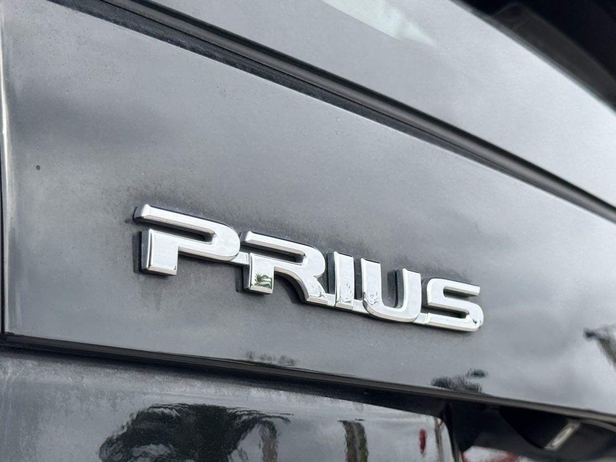 Used 2010 Toyota Prius Three w/ Navigation Pkg FWD image 12