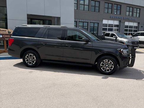 Used 2023 Ford Expedition Max XLT AWD/4WD image 4