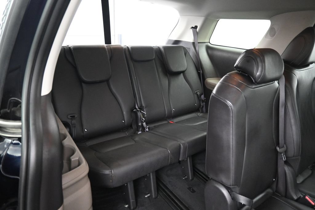 Used 2025 Kia Carnival FWD image 23
