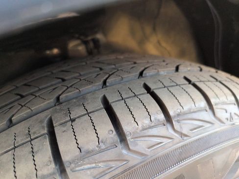 Used 2023 Toyota Corolla XLE image 28