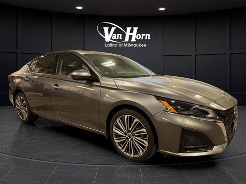 Used 2023 Nissan Altima 2.5 SL AWD/4WD image 1