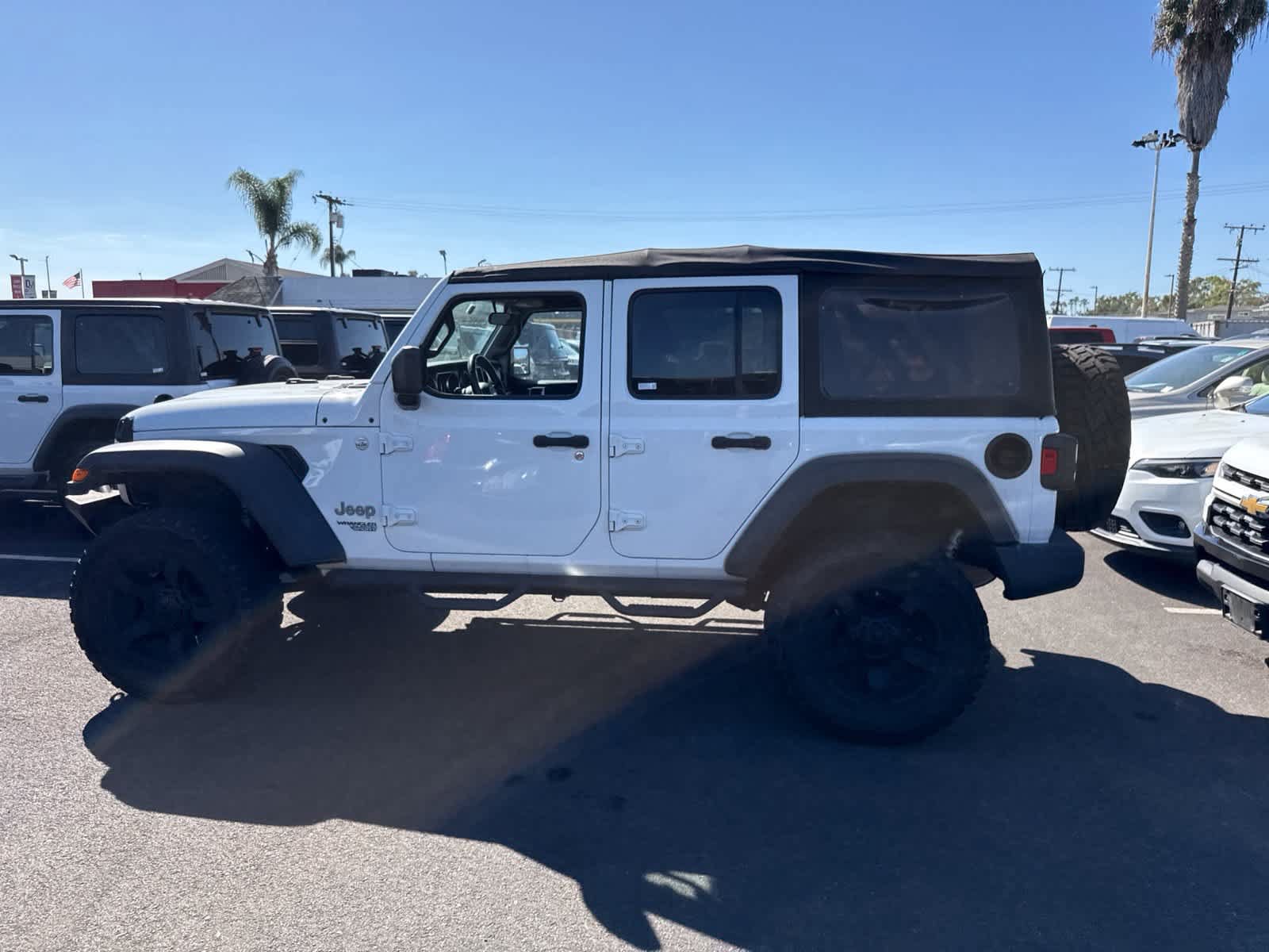 Used 2018 Jeep Wrangler Unlimited Sport S AWD/4WD image 14