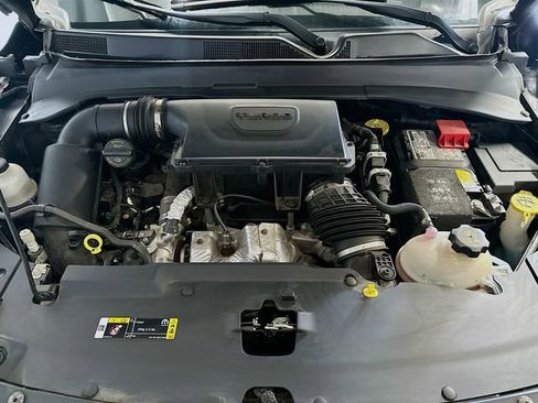 Used 2023 Jeep Compass Latitude image 31