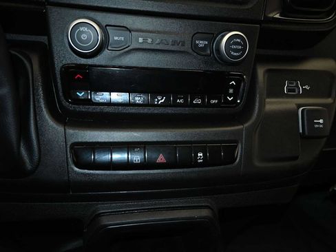 Used 2025 RAM ProMaster 2500 w/ Convenience Group FWD image 18