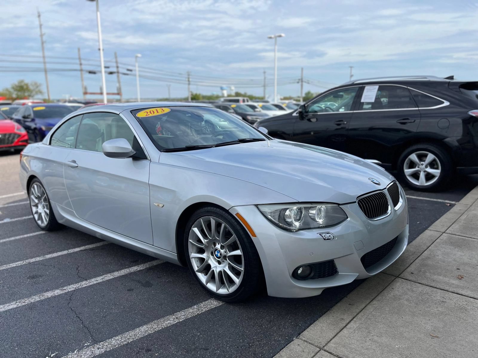 Used 2013 BMW 328i Convertible w/ M Sport Pkg RWD image 2