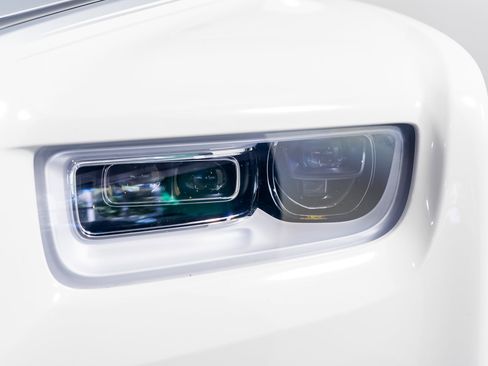 Used 2019 Rolls-Royce Phantom Sedan image 23