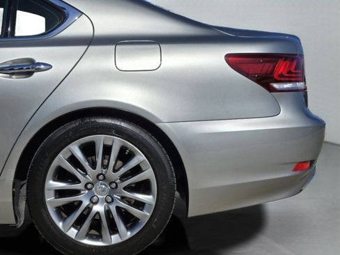 Used 2017 Lexus LS 460 Comfort w/ Comfort Package image 16