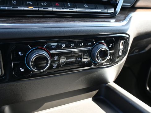 Used 2025 Chevrolet Silverado 2500 LT w/ Texas Edition image 29