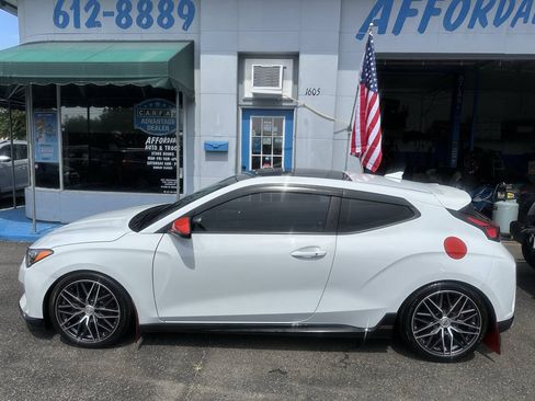 Used 2020 Hyundai Veloster Turbo FWD image 5