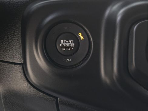 Used 2018 Jeep Wrangler Unlimited Sport S AWD/4WD image 23