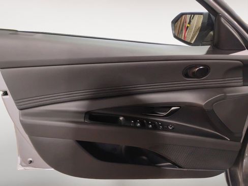 Used 2025 Hyundai Elantra Sport image 24