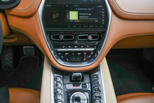 Used 2021 Aston Martin DBX AWD/4WD image 21