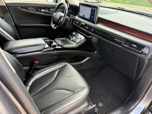 Used 2023 Lincoln Nautilus Reserve AWD/4WD image 18