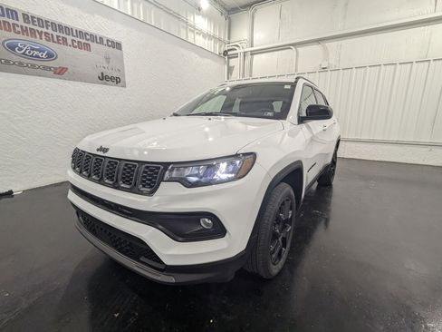 New 2026 Jeep Compass Latitude image 3