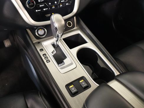 Used 2018 Nissan Murano SL w/ Moonroof Package FWD image 9