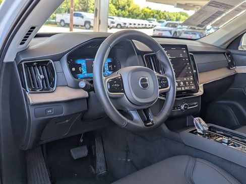Used 2025 Volvo XC90 B6 Plus AWD/4WD image 4